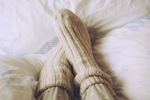 Glad Elektropositief Met andere woorden Tips tegen koude voeten in bed | Donsdeken.be